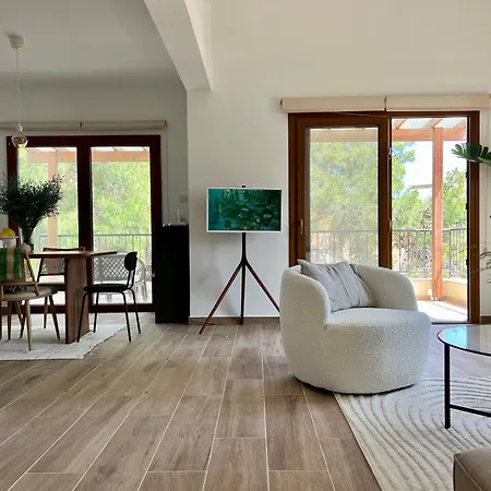 Hera * Pissouri