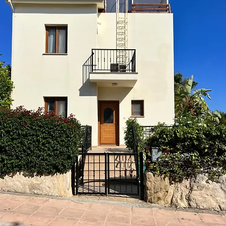 Hera * Pissouri